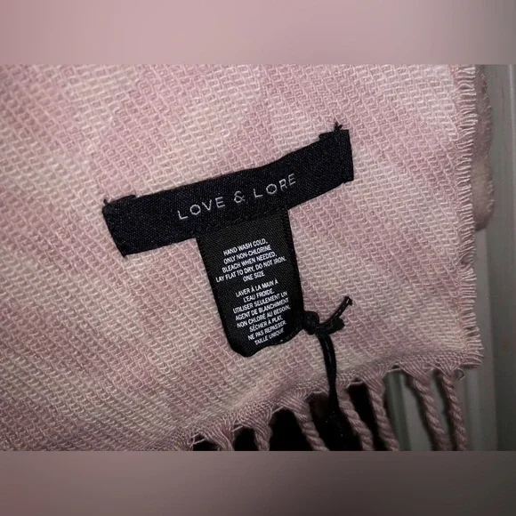 BNWT Love & Lore Indigo Pink Chevron Fringe Scarf - O/S - Picture 6 of 14